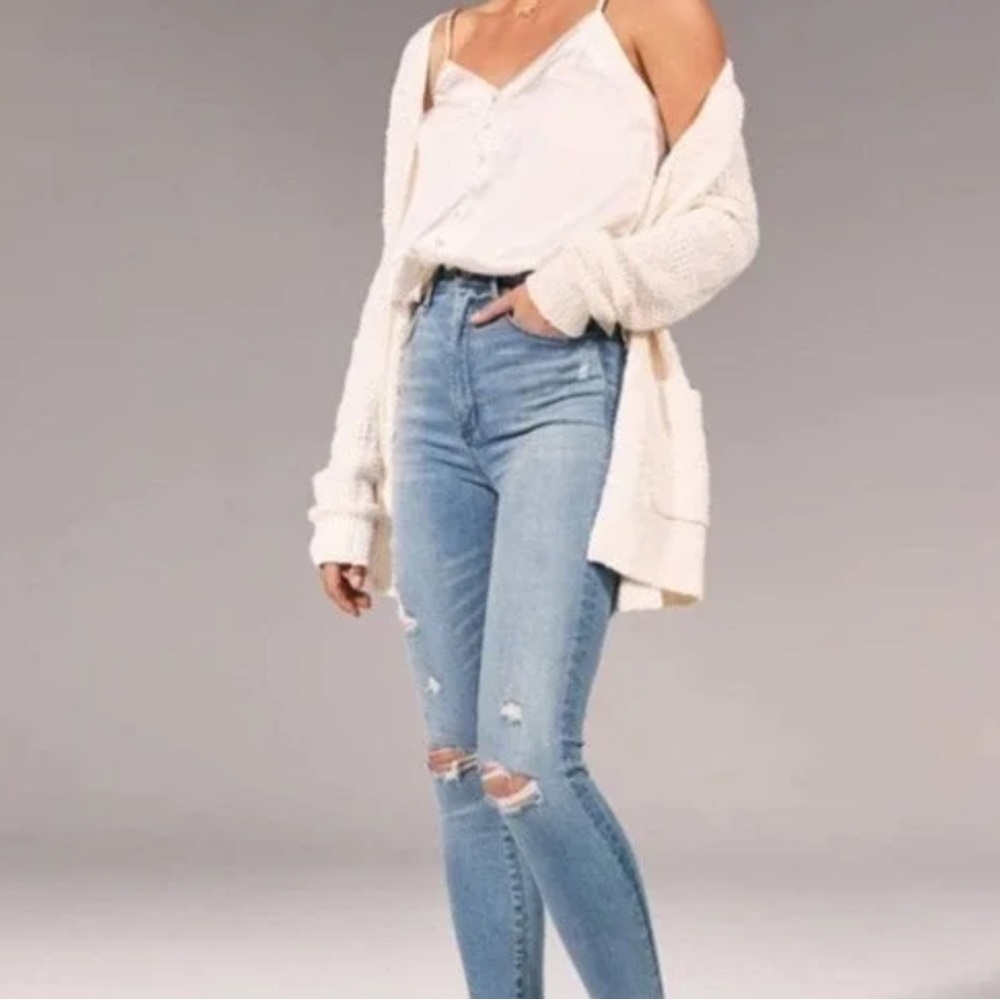 Abercrombie and Fitch - ultra High Risky skinny ankle jeans - Picture 3 of 6